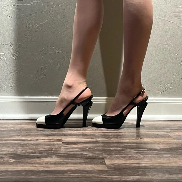 Chanel black patent leather with white cap toe Slingback pumps - Picture 6 of 15